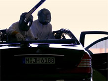Рэперы Kanye West и Jay-Z распилили шикарный Maybach в клипе на новенькую песню (ВИДЕО)