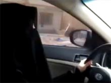 В Саудовской Аравии задержаны 5 дам, которые вопреки запрету водили кар