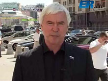 Депутат Госдумы, разбивший Bentley в центре Москвы о автомобиль полицейского, подсчитал убытки