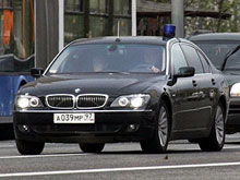 Авто кремлевских чиновников застраховали от угона - годичная страховка каждой автомобиля обошлась в 2,4 млн рублей