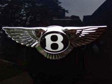 Глава Bentley поведал о новейших разработках автомобильной компании - джипе и четырехместном спортивном автомобиле